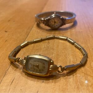Set of 2 vintage stretch watches